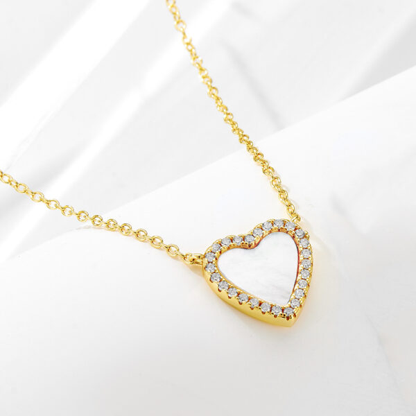 Heart Shell Pendant Necklace