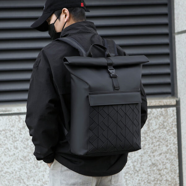 Large capacity commuter backpack