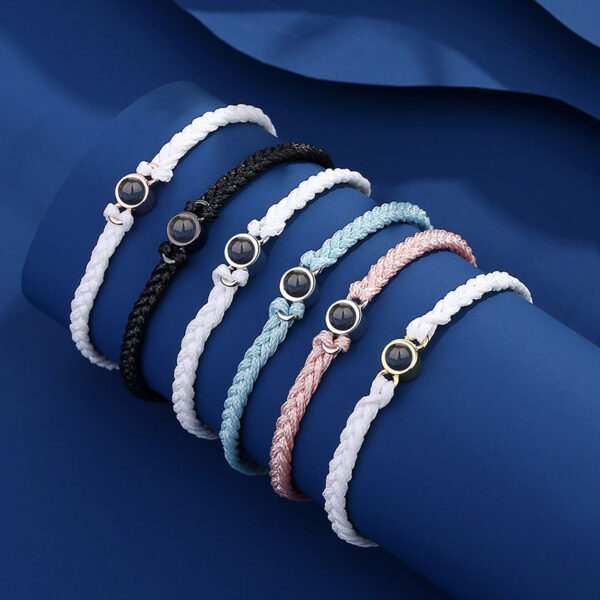 Projection bracelet